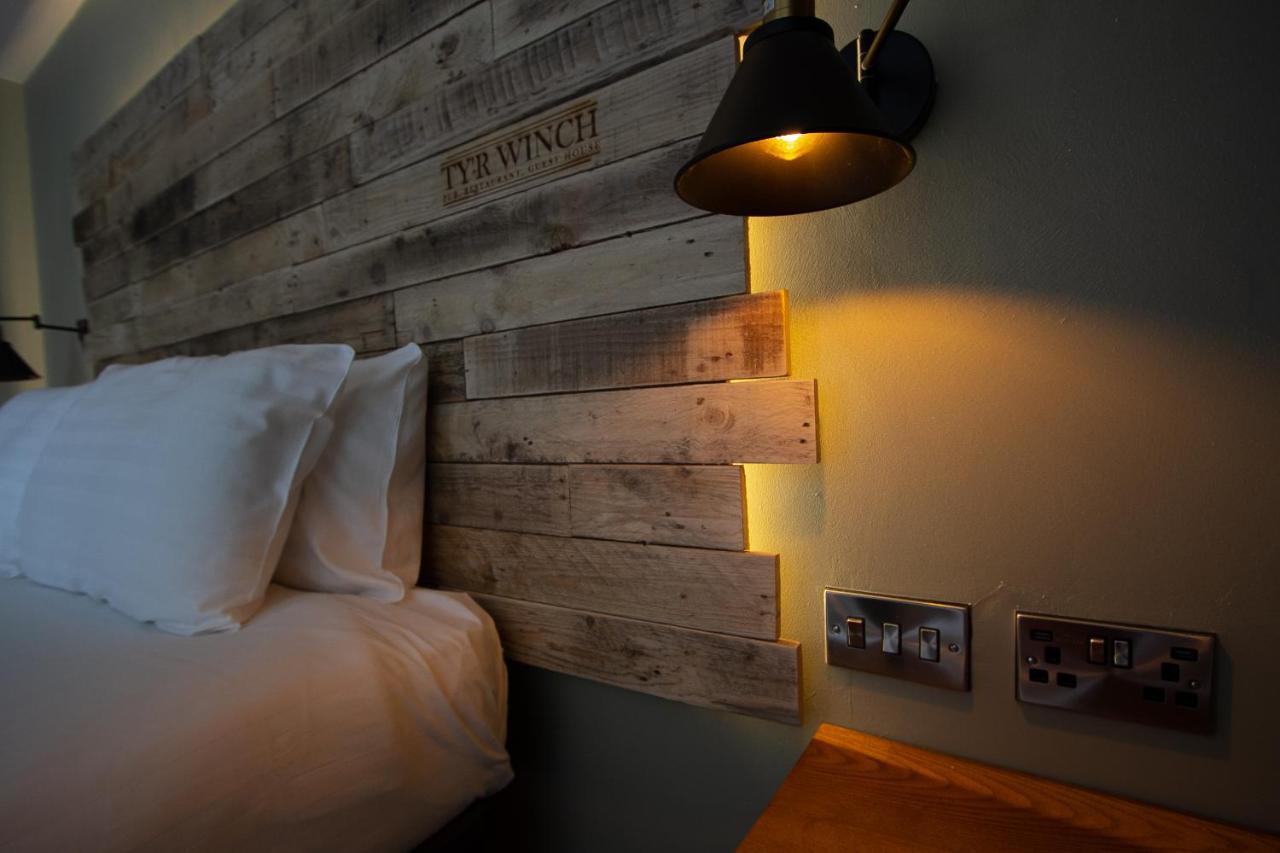 Tyr Winch Hotel Cardiff Ngoại thất bức ảnh