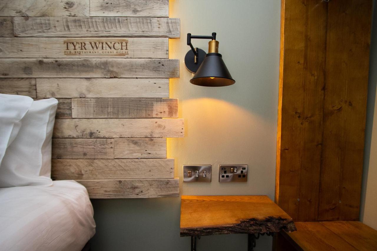 Tyr Winch Hotel Cardiff Ngoại thất bức ảnh