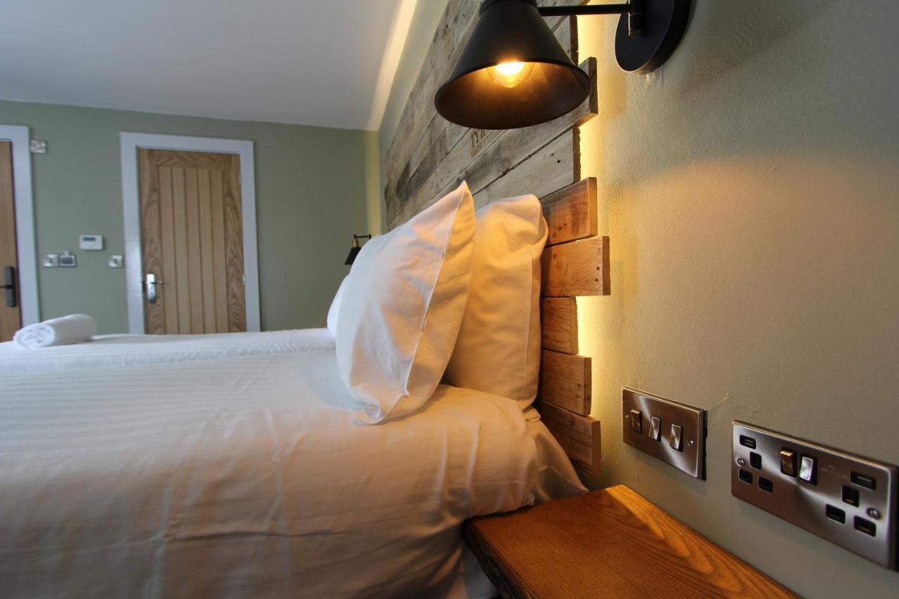 Tyr Winch Hotel Cardiff Ngoại thất bức ảnh