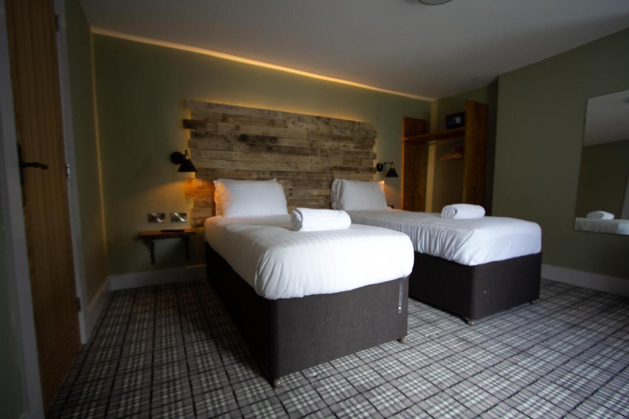 Tyr Winch Hotel Cardiff Ngoại thất bức ảnh