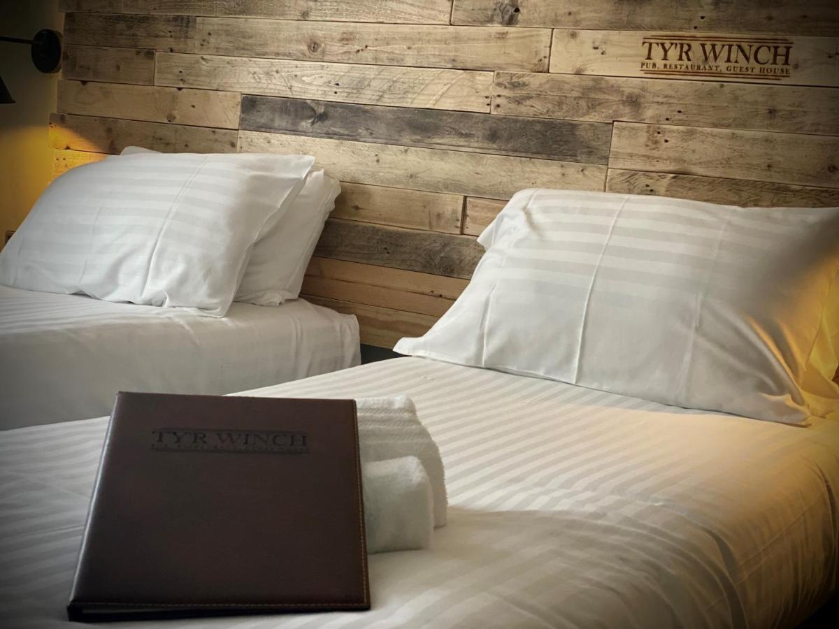 Tyr Winch Hotel Cardiff Ngoại thất bức ảnh